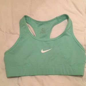 💚🤍Neon Green Nike Sports Bra🤍💚